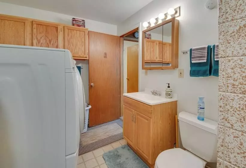 2 Level Home W/ Deck: 1/2 Mi To Lake Mcconaughy!