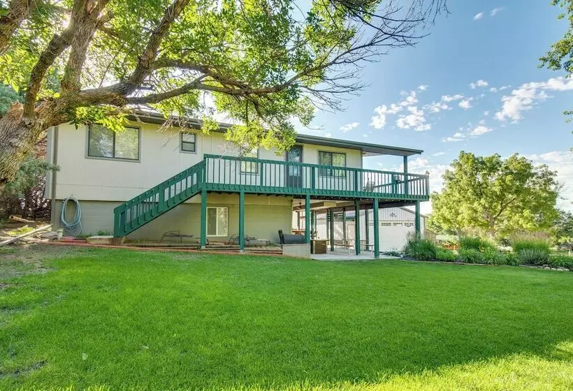 2 Level Home W/ Deck: 1/2 Mi To Lake Mcconaughy!