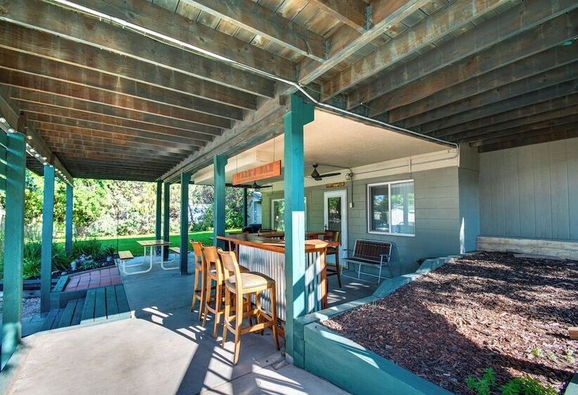 2 Level Home W/ Deck: 1/2 Mi To Lake Mcconaughy!