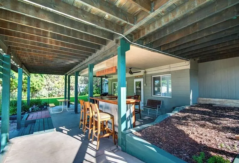 2 Level Home W/ Deck: 1/2 Mi To Lake Mcconaughy!