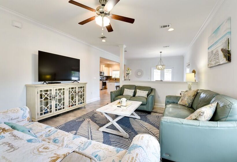 2 Story Pet Friendly Home: 2 Blocks To Ocean!