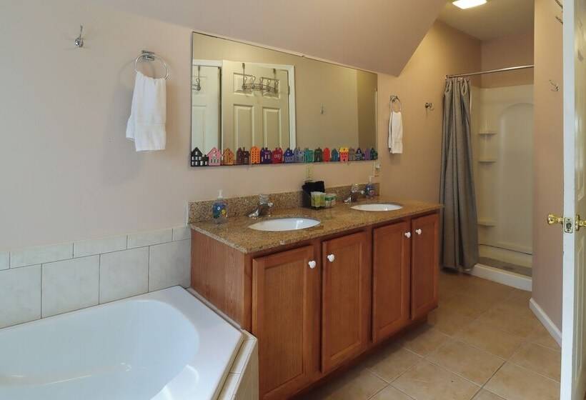 Hot Tub, Lake Access: Serene Albrightsville Home!