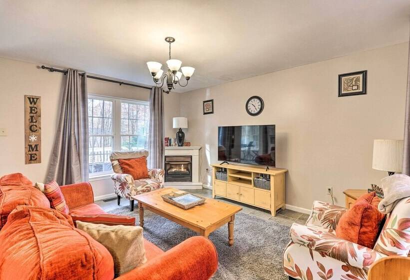 Hot Tub, Lake Access: Serene Albrightsville Home!