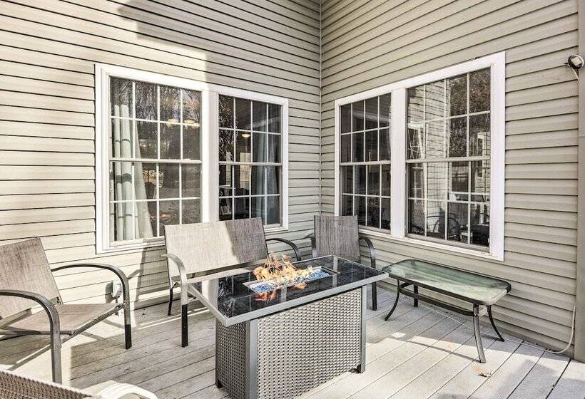 Hot Tub, Lake Access: Serene Albrightsville Home!