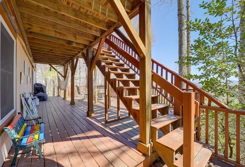 Game Room + Mtn Views: Banner Elk Cabin