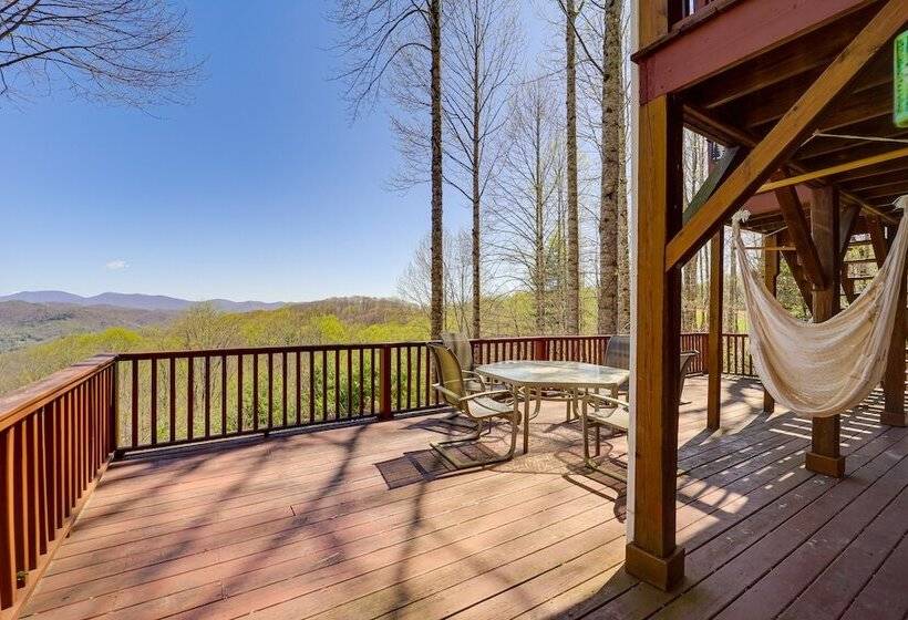 Game Room + Mtn Views: Banner Elk Cabin