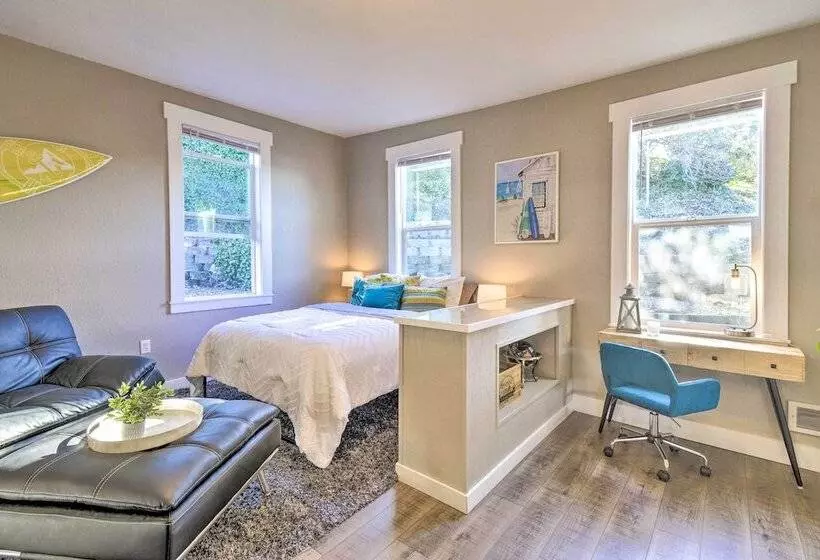 Gig Harbor House W/ Private Beach + Views!