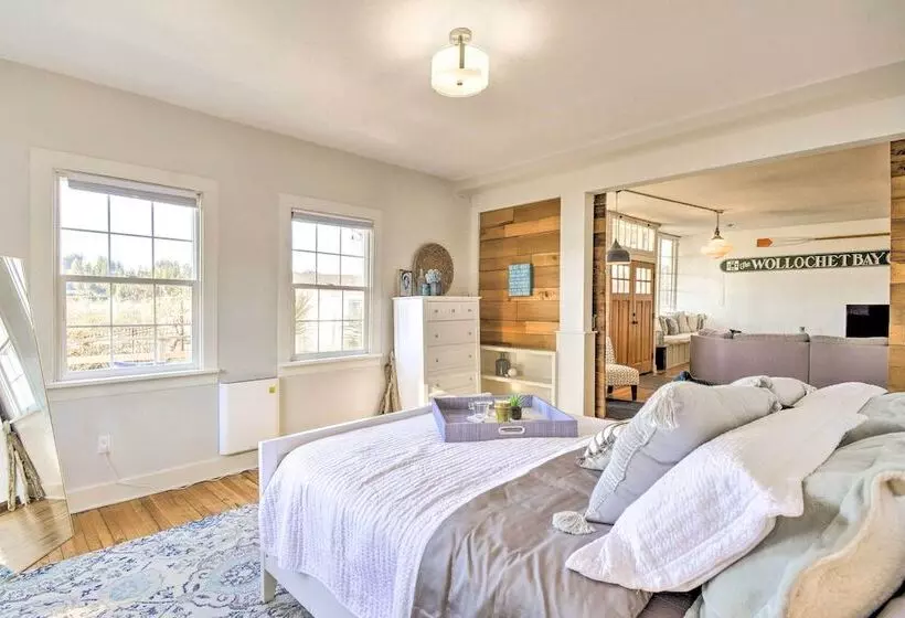 Gig Harbor House W/ Private Beach + Views!