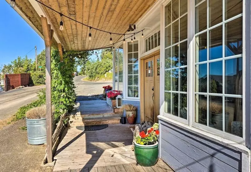 Gig Harbor House W/ Private Beach + Views!