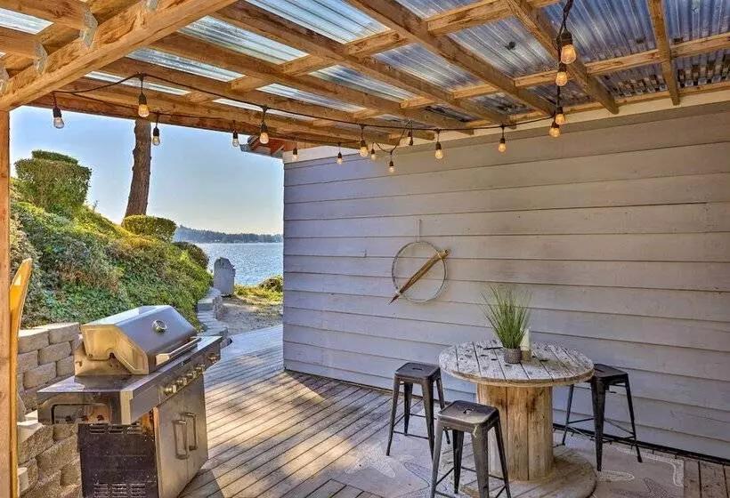 Gig Harbor House W/ Private Beach + Views!