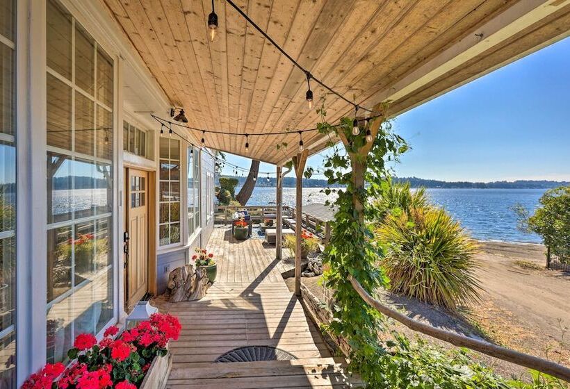 Gig Harbor House W/ Private Beach + Views!