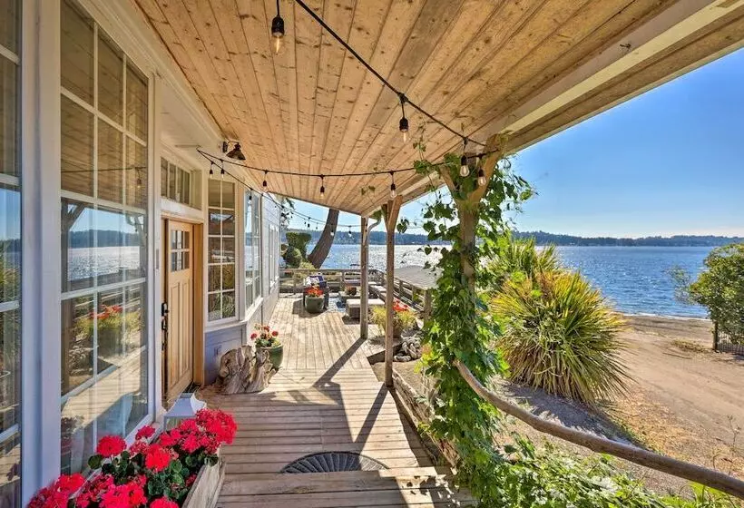 Gig Harbor House W/ Private Beach + Views!