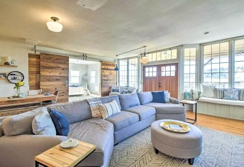 Gig Harbor House W/ Private Beach + Views!