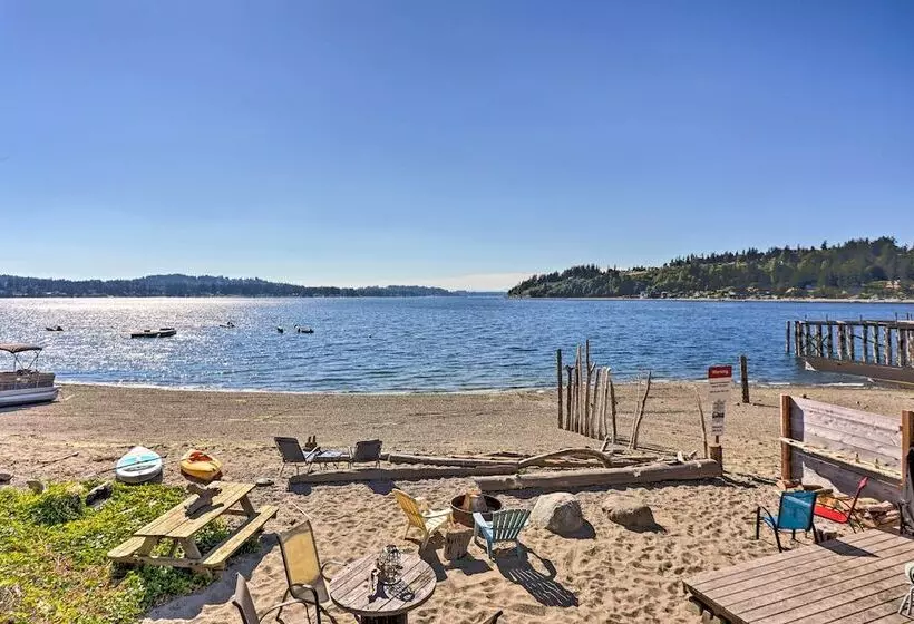 Gig Harbor House W/ Private Beach + Views!