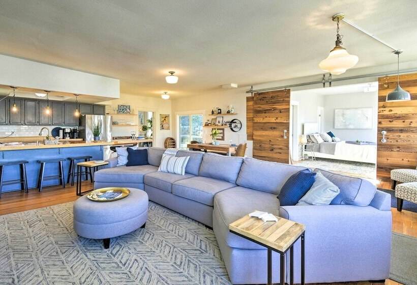 Gig Harbor House W/ Private Beach + Views!