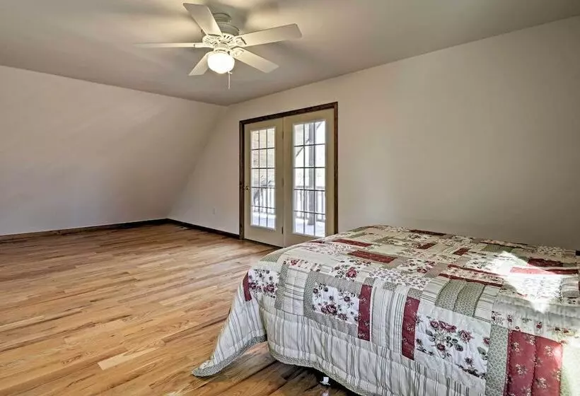 Benton Home On 50 Acres W/ Private Deck & Views!