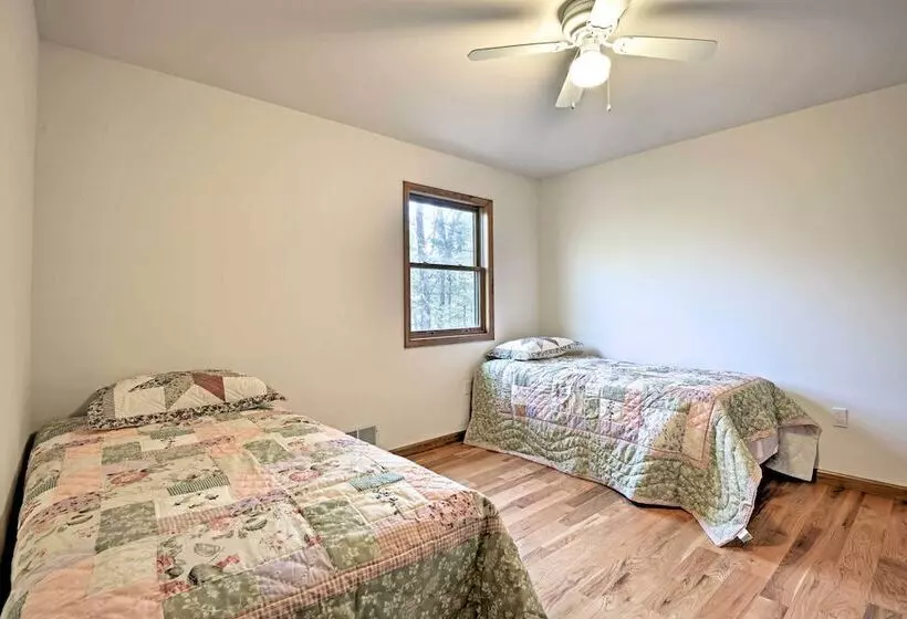 Benton Home On 50 Acres W/ Private Deck & Views!