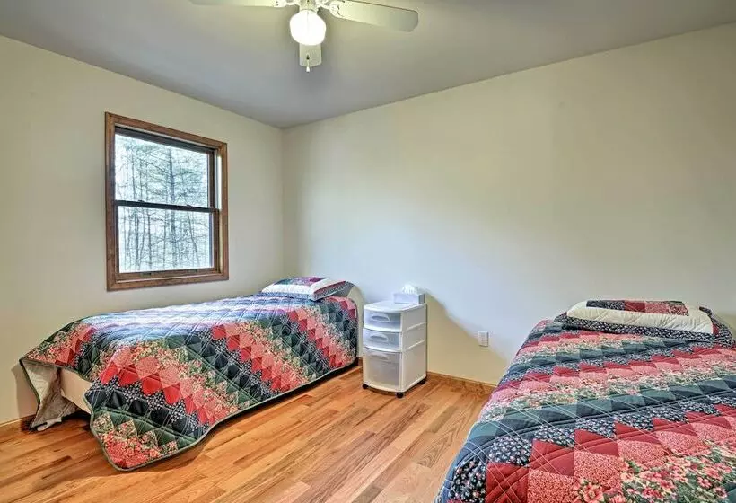 Benton Home On 50 Acres W/ Private Deck & Views!