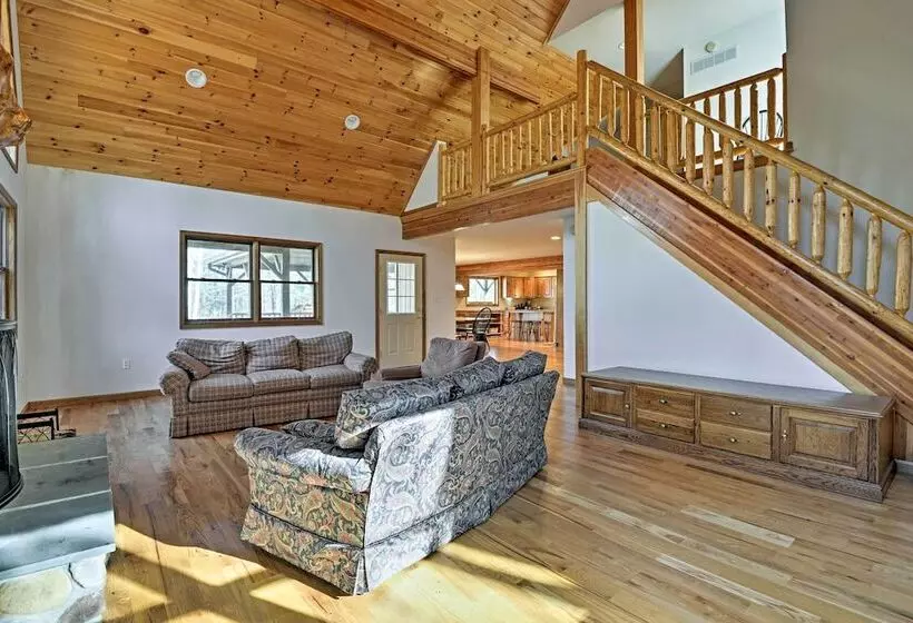Benton Home On 50 Acres W/ Private Deck & Views!
