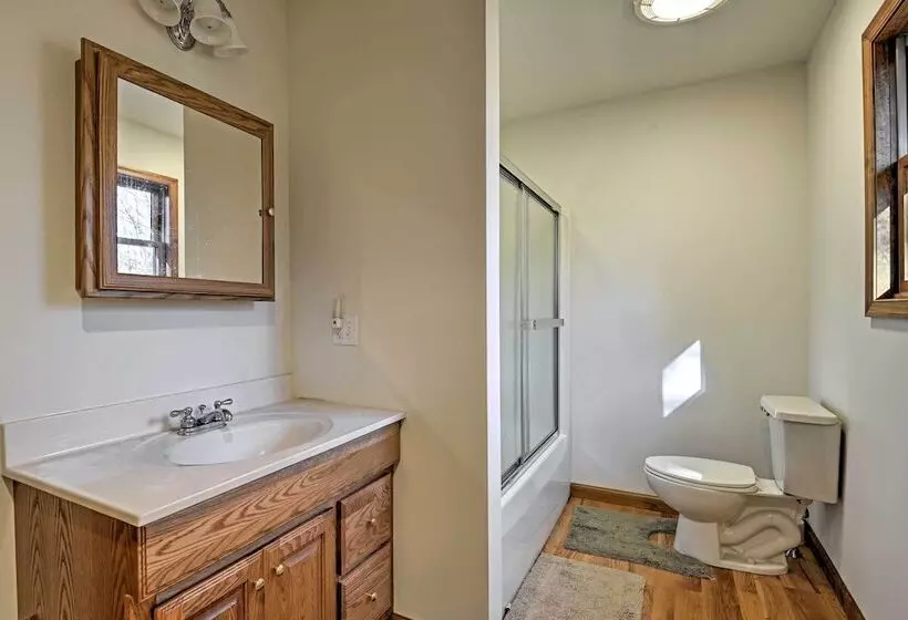 Benton Home On 50 Acres W/ Private Deck & Views!