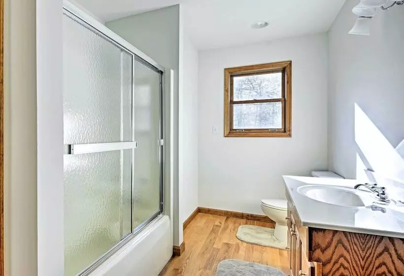 Benton Home On 50 Acres W/ Private Deck & Views!