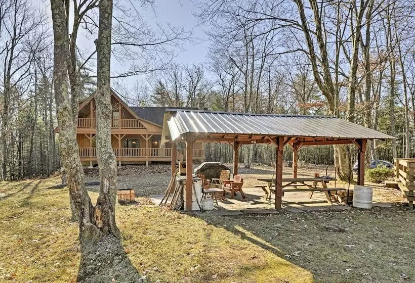 Benton Home On 50 Acres W/ Private Deck & Views!