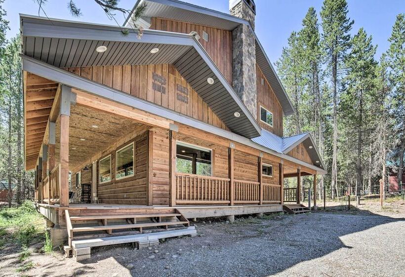 Swiss Cabin In Mack S Inn: Game Room & Fire Pit!