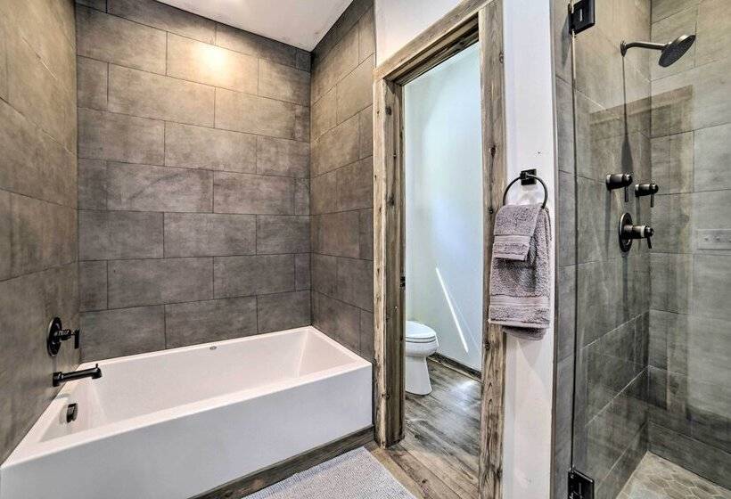 Swiss Cabin In Mack S Inn: Game Room & Fire Pit!