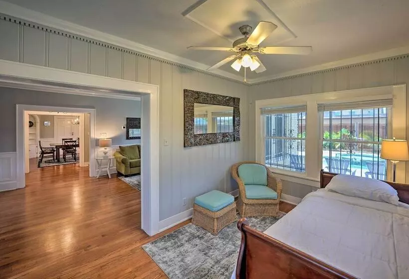 Corpus Christi Home W/ Pool & Hot Tub: Walk To Bay