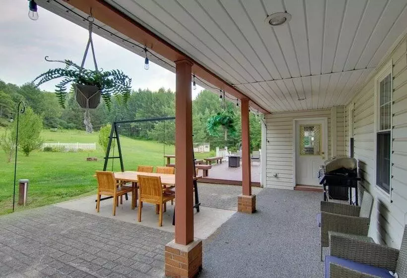 Coudersport Home W/ Outdoor Spa & Stargazing!