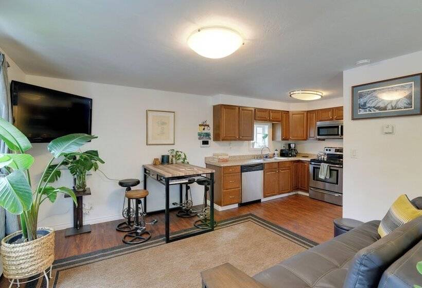 Cozy Anchorage Retreat < 4 Mi To Downtown!