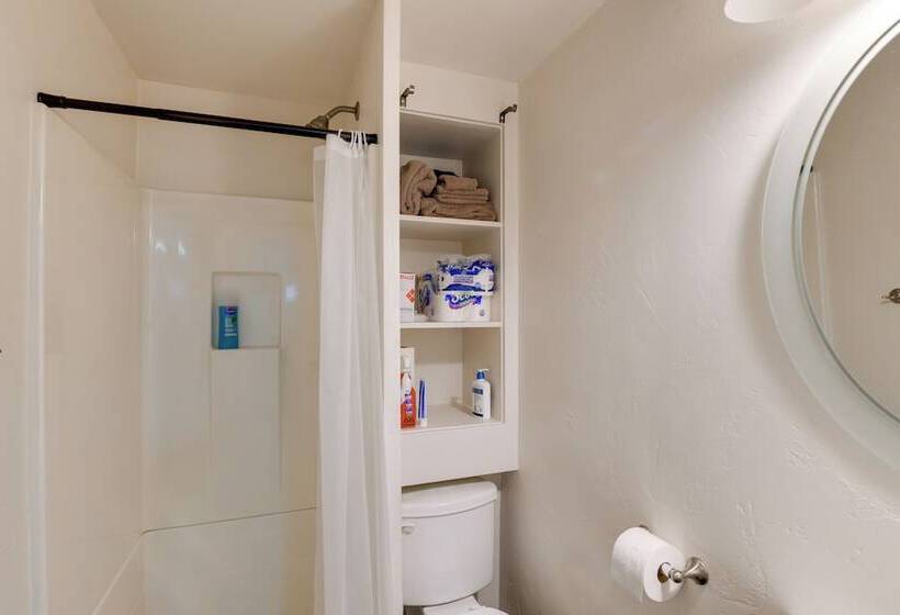 Cozy Anchorage Retreat < 4 Mi To Downtown!