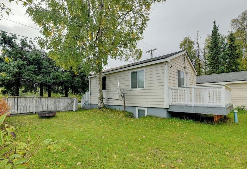 Cozy Anchorage Retreat < 4 Mi To Downtown!