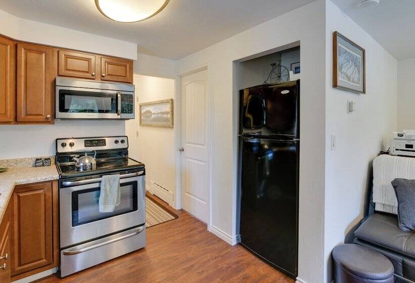 Cozy Anchorage Retreat < 4 Mi To Downtown!