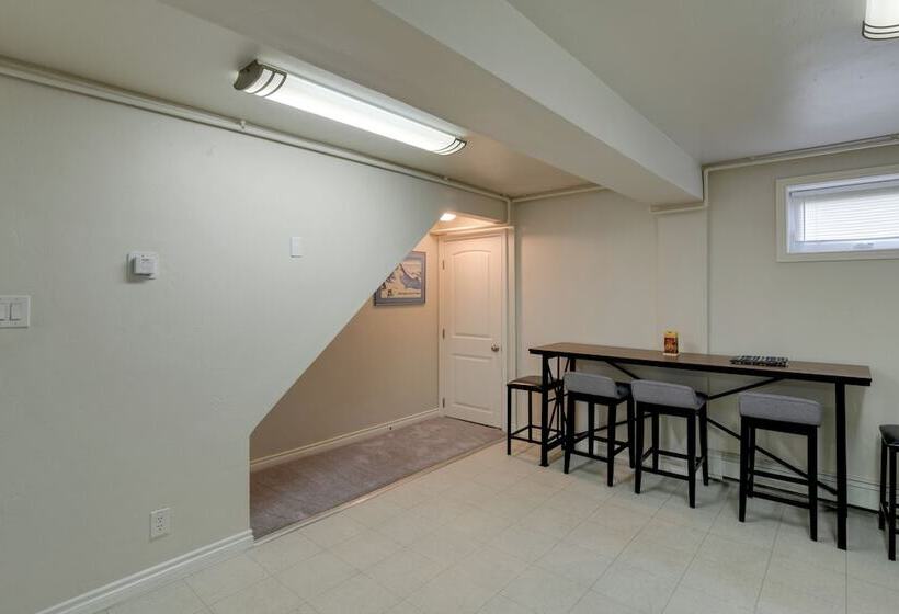 Cozy Anchorage Retreat < 4 Mi To Downtown!