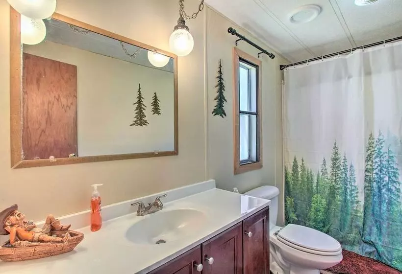 Cozy Chiloquin Retreat < 30 Mi To Crater Lake!