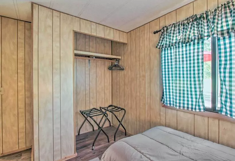 Cozy Chiloquin Retreat < 30 Mi To Crater Lake!