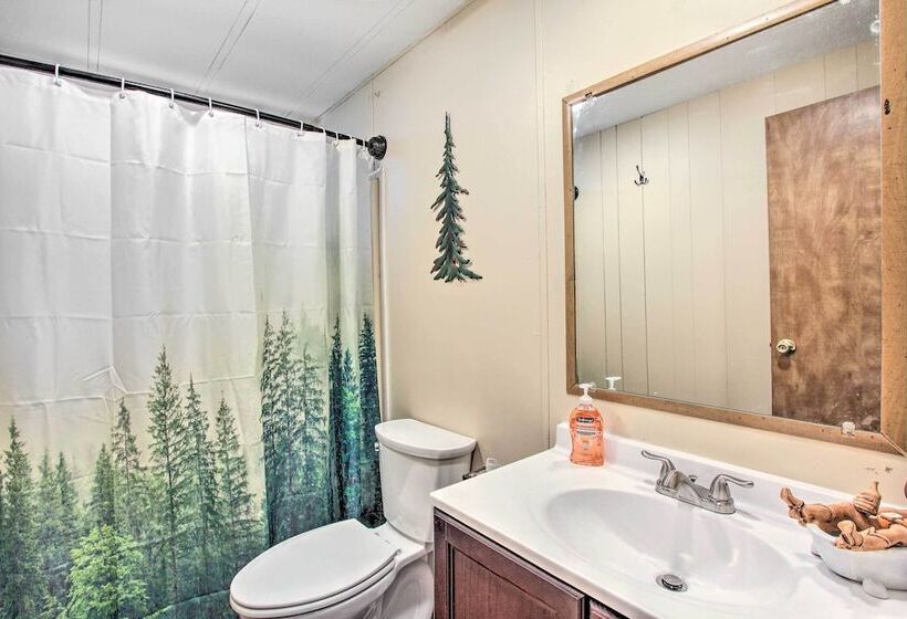 Cozy Chiloquin Retreat < 30 Mi To Crater Lake!