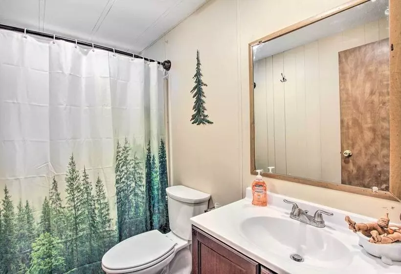 Cozy Chiloquin Retreat < 30 Mi To Crater Lake!