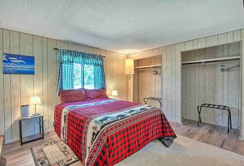 Cozy Chiloquin Retreat < 30 Mi To Crater Lake!