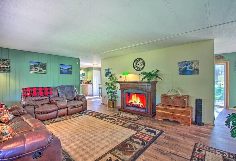 Cozy Chiloquin Retreat < 30 Mi To Crater Lake!