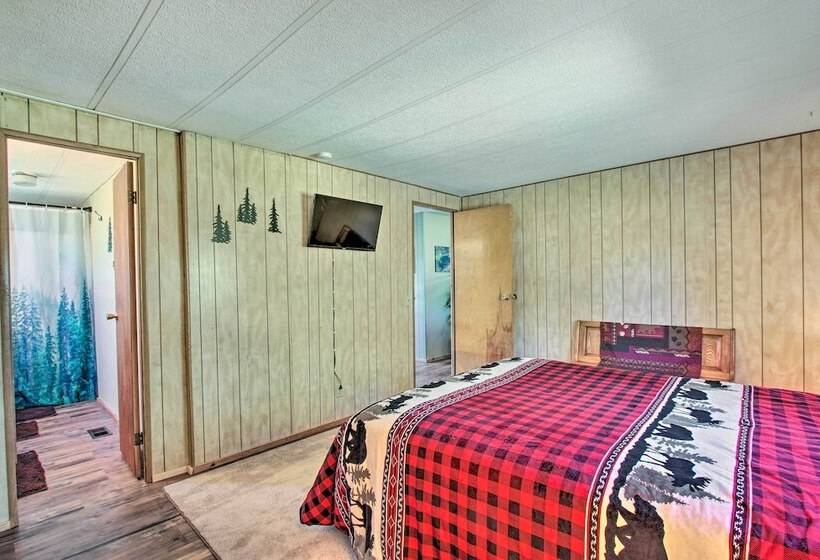 Cozy Chiloquin Retreat < 30 Mi To Crater Lake!