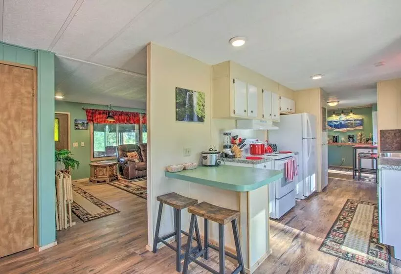 Cozy Chiloquin Retreat < 30 Mi To Crater Lake!