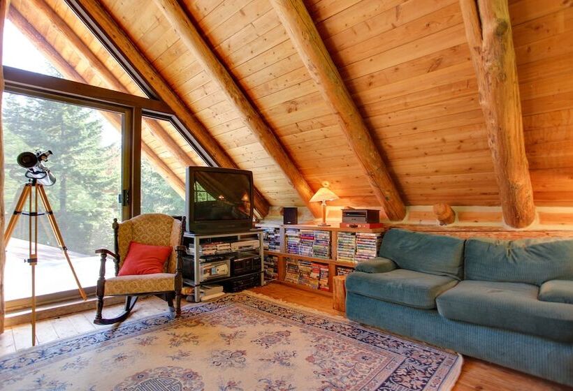 Cozy Easton Cabin W/ Wenatchee Nat L Forest Views!