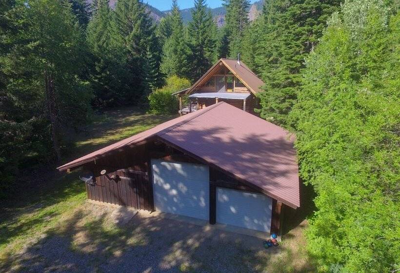 Cozy Easton Cabin W/ Wenatchee Nat L Forest Views!