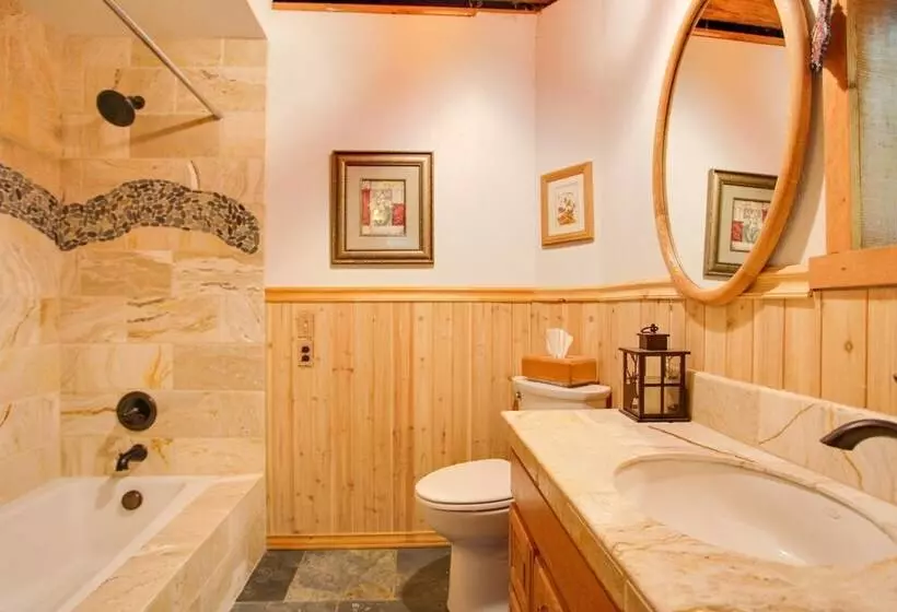 Cozy Easton Cabin W/ Wenatchee Nat L Forest Views!