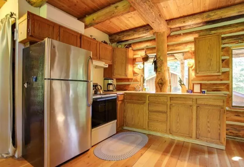 Cozy Easton Cabin W/ Wenatchee Nat L Forest Views!