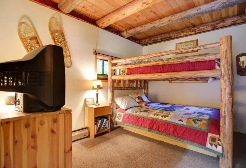 Cozy Easton Cabin W/ Wenatchee Nat L Forest Views!