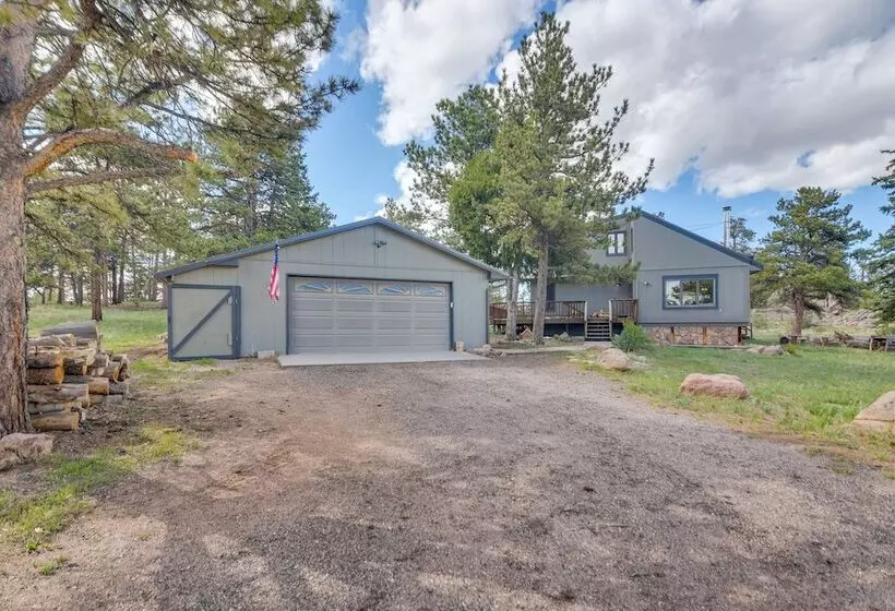 Cozy Red Feather Lakes Retreat W/ Deck & Yard