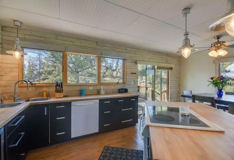 Cozy Red Feather Lakes Retreat W/ Deck & Yard